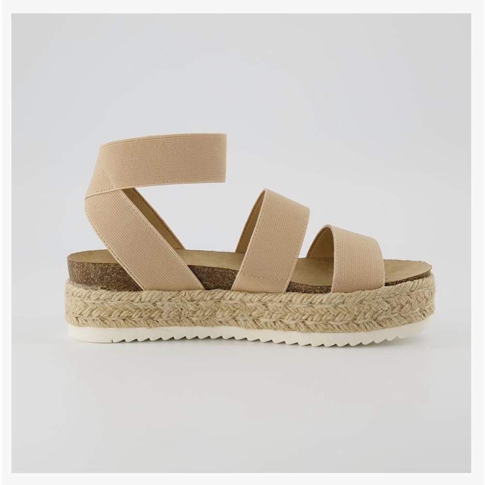 11W•CUSHIONAIRE• Cream Espadrille Wedge Sandals